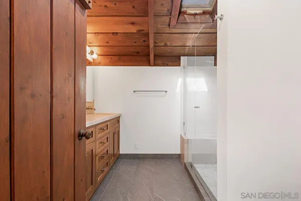 a view of walk in closet