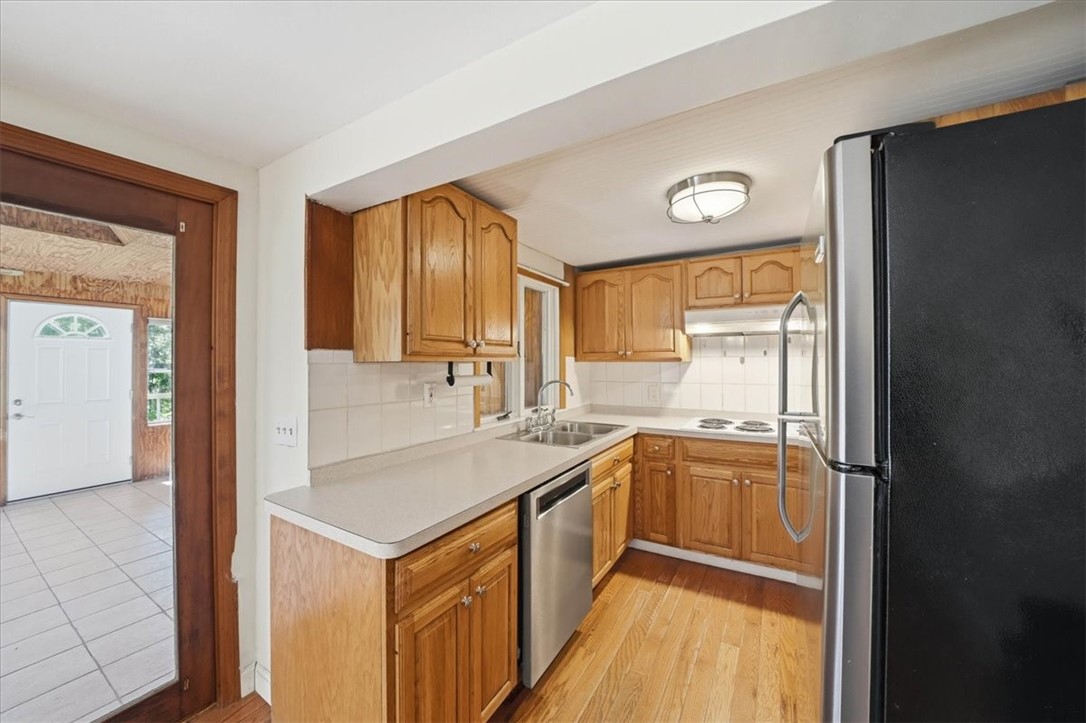 322 Rocky Hill Road Scituate, RI 02857 - Photo 21 of 50 . Clean, well-maintained finishes.