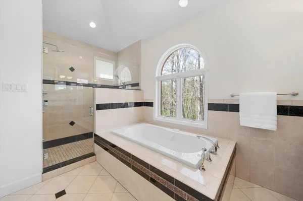 $825,000 | 3443 Oak Park Drive, Saline, MI 48176