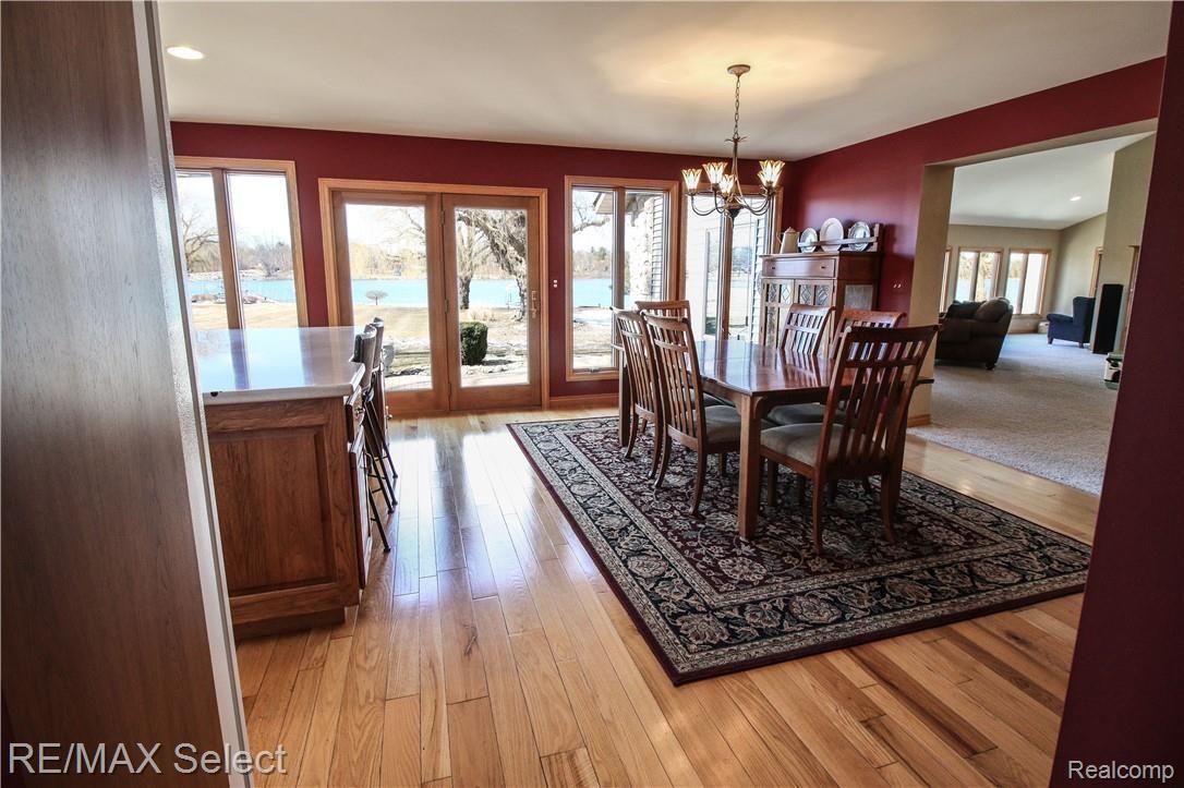 10309 Bennett Lake Road Fenton, MI 48430 - Photo 15 of 79 BLkitchenblend.jpg