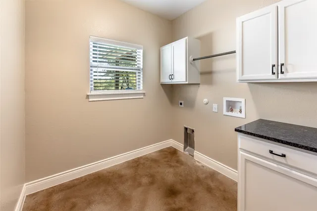 $2,300 | 123 Kikipua, Bastrop, TX 78602