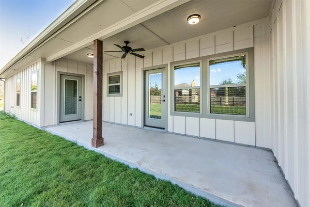 $2,300 | 123 Kikipua, Bastrop, TX 78602