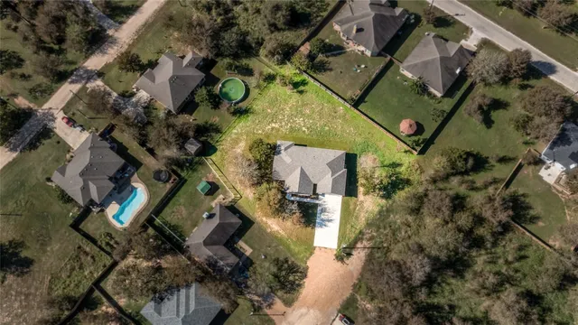 $2,300 | 123 Kikipua, Bastrop, TX 78602