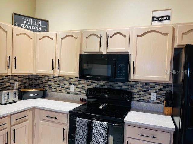 2550 Oneida Loop Kissimmee, FL 34747 - Photo 30 of 44 Gallery Image 30