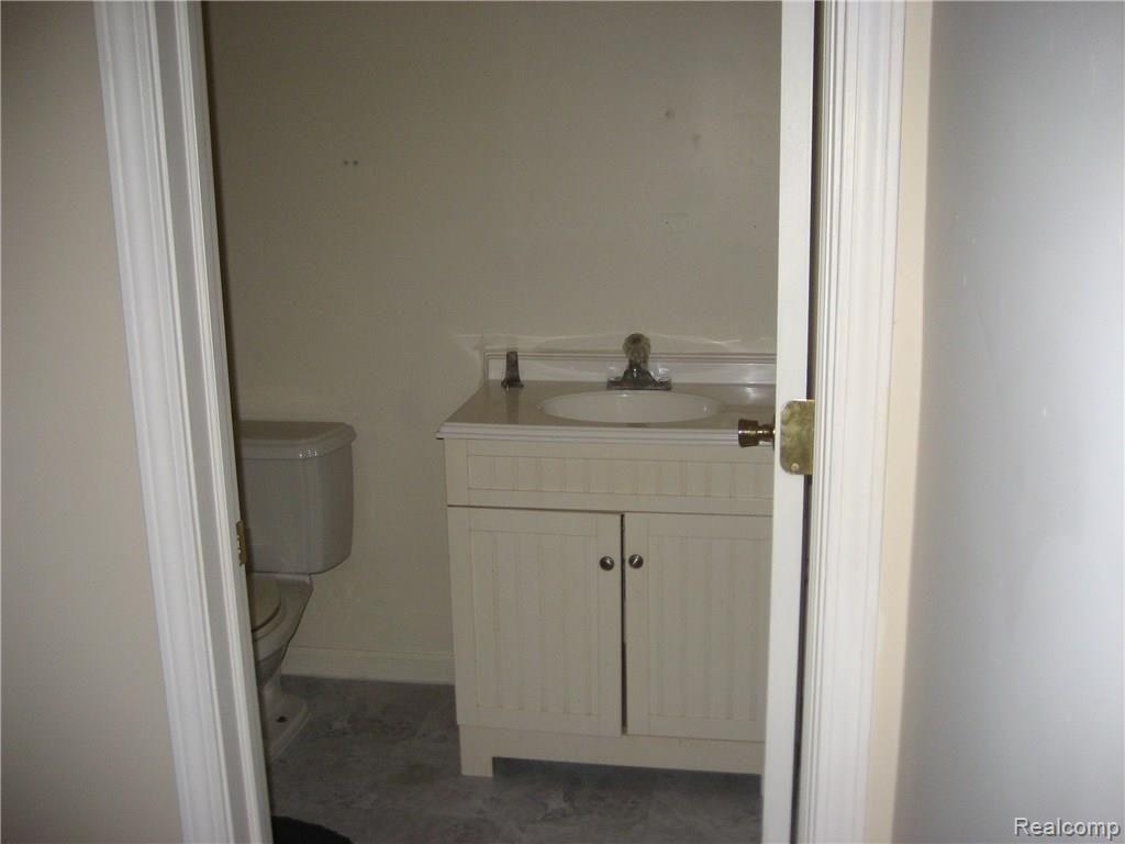 136 Pine Street River Rouge, MI 48218 - Photo 4 of 9 IMG_1614.JPG