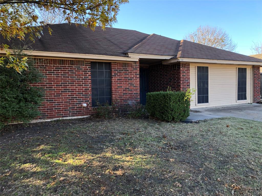 901 Park Pl Boulevard Midlothian, TX 76065 - Photo 1 of 15