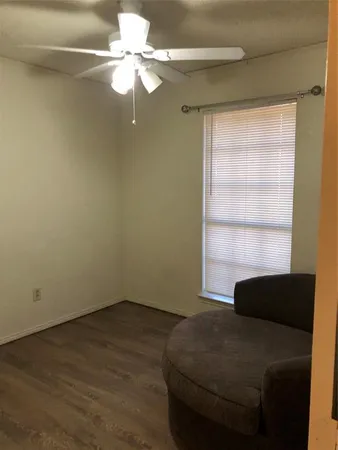 $1,800 | 901 Park Pl Boulevard, Midlothian, TX 76065