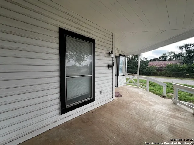 $159,000 | 308 West Coker Avenue, Devine, TX 78016