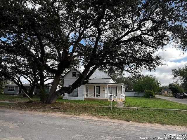 $159,000 | 308 West Coker Avenue, Devine, TX 78016
