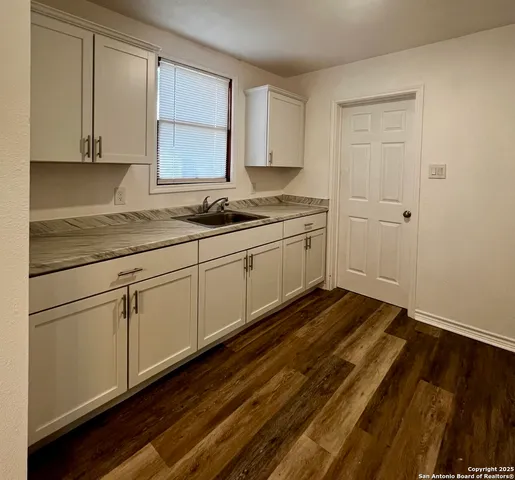 $159,000 | 308 West Coker Avenue, Devine, TX 78016