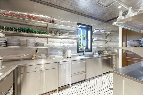 $27,000,000 | 4405 West Gulf Drive, Sanibel, FL 33957