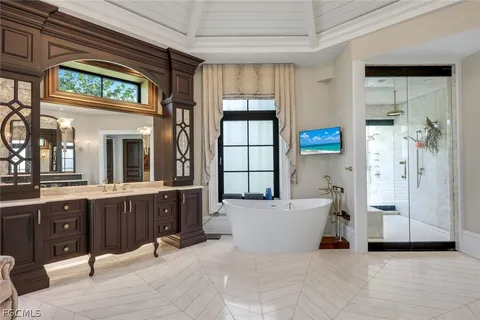 $27,000,000 | 4405 West Gulf Drive, Sanibel, FL 33957