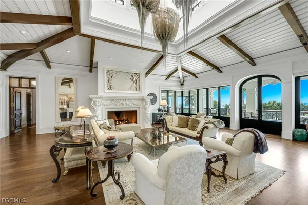 $27,000,000 | 4405 West Gulf Drive, Sanibel, FL 33957