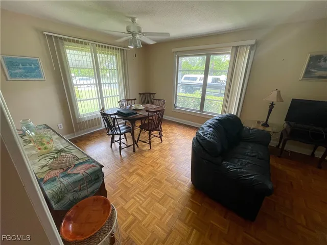 $1,200 | 10 Tangelo Court, Lehigh Acres, FL 33936