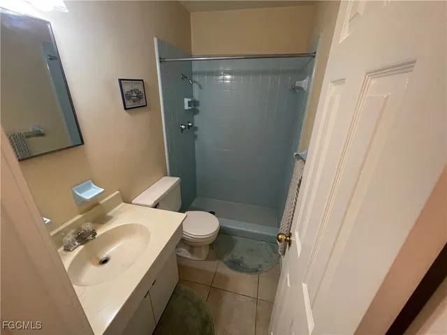 $1,200 | 10 Tangelo Court, Lehigh Acres, FL 33936