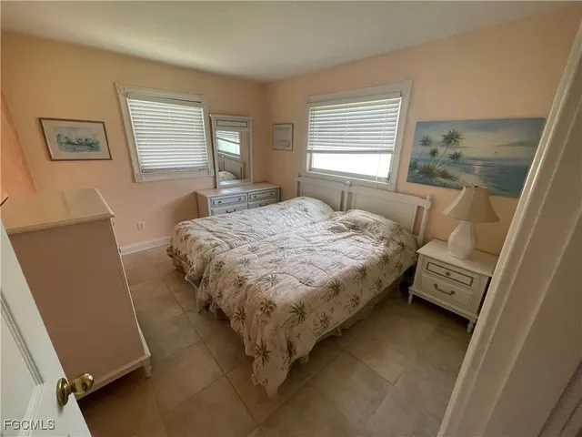 $1,200 | 10 Tangelo Court, Lehigh Acres, FL 33936