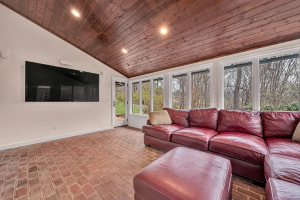 $998,700 | 6635 Corntassel Lane, Roanoke, VA 24018