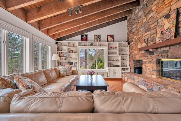 $998,700 | 6635 Corntassel Lane, Roanoke, VA 24018