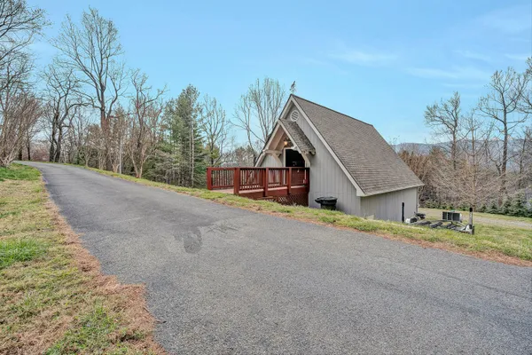 $998,700 | 6635 Corntassel Lane, Roanoke, VA 24018