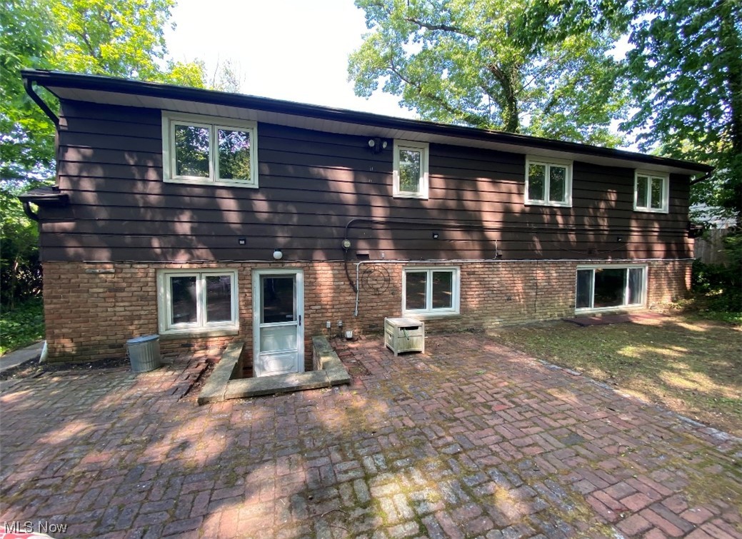 3574 Atherstone Road Cleveland, OH 44121 - Photo 29 of 35