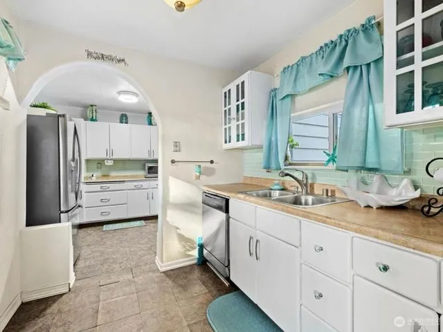 $685,000 | 1611 East 62nd Street, Tacoma, WA 98404