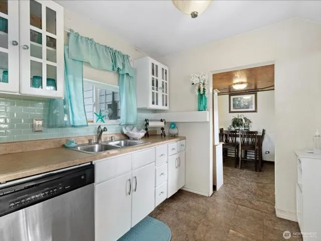 $685,000 | 1611 East 62nd Street, Tacoma, WA 98404