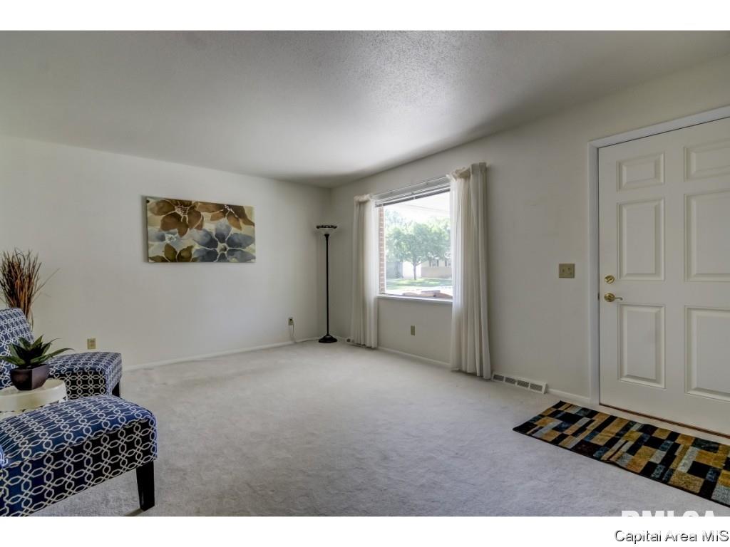 2557 Sandgate Road Springfield, IL 62702 - Photo 3 of 26