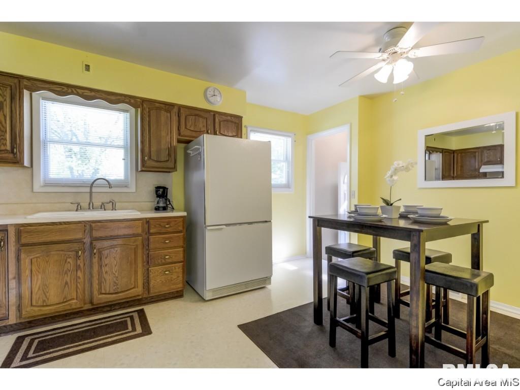 2557 Sandgate Road Springfield, IL 62702 - Photo 8 of 26