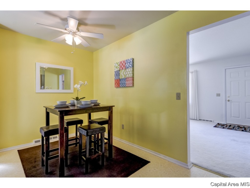 2557 Sandgate Road Springfield, IL 62702 - Photo 9 of 26