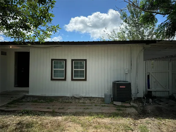 $1,495 | 101 South Lockhart Street, Unit A, Manor, TX 78653