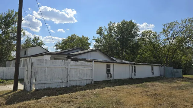 $1,695 | 101 South Lockhart Street, Unit A, Manor, TX 78653