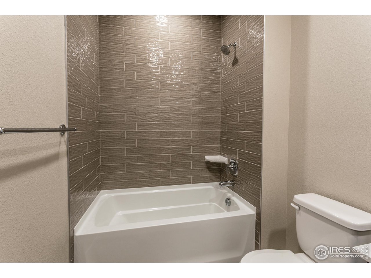6630 4th St Road Greeley, CO 80634 - Photo 6 of 30 Gallery Image 6