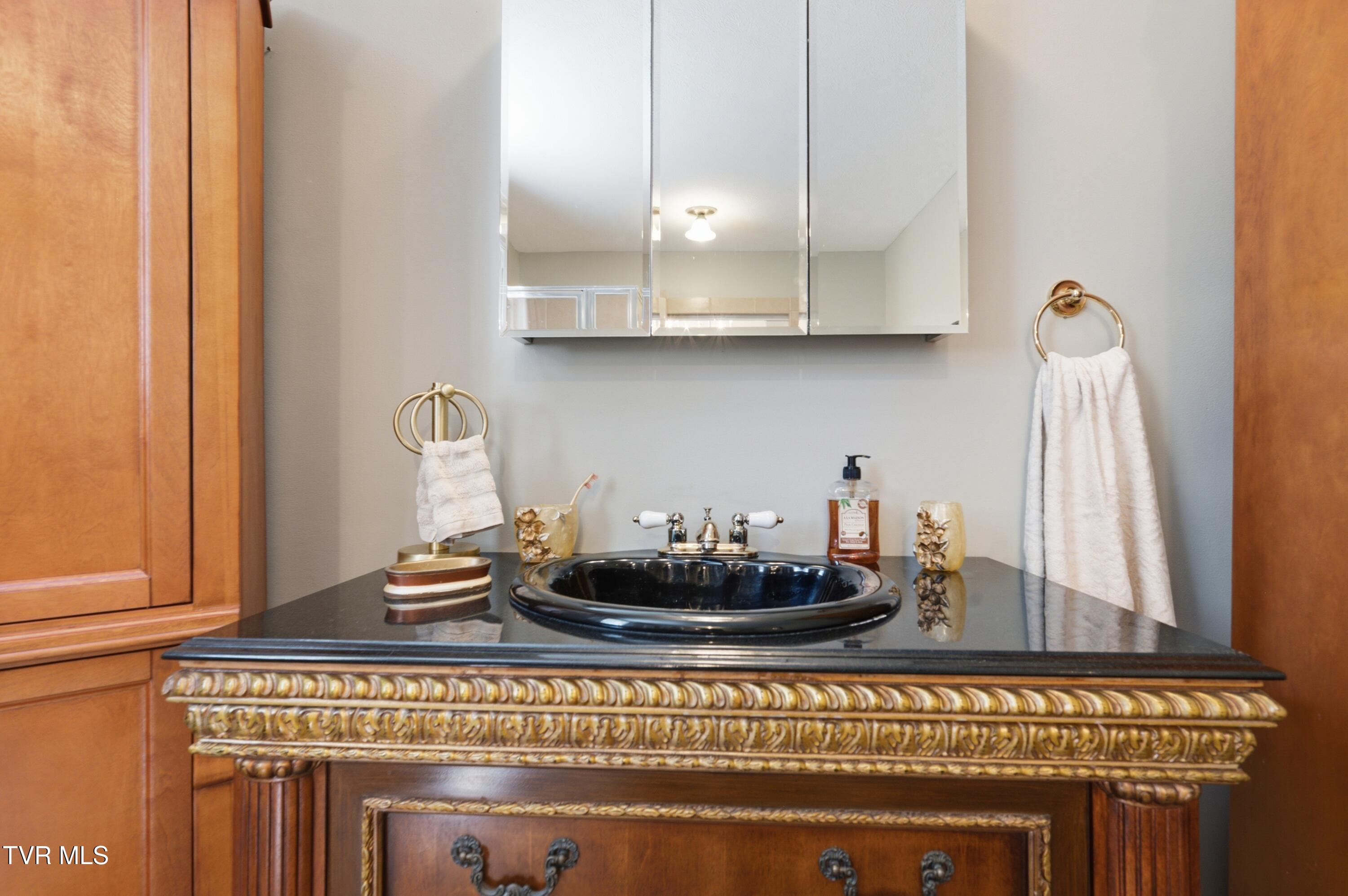 545 Green Hill Road Bristol, VA 24201 - Photo 39 of 60 DSC_0559