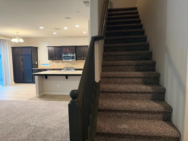 $2,250 | 3569 Magnificent Way, Clovis, CA 93619