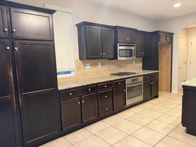 $2,250 | 3569 Magnificent Way, Clovis, CA 93619