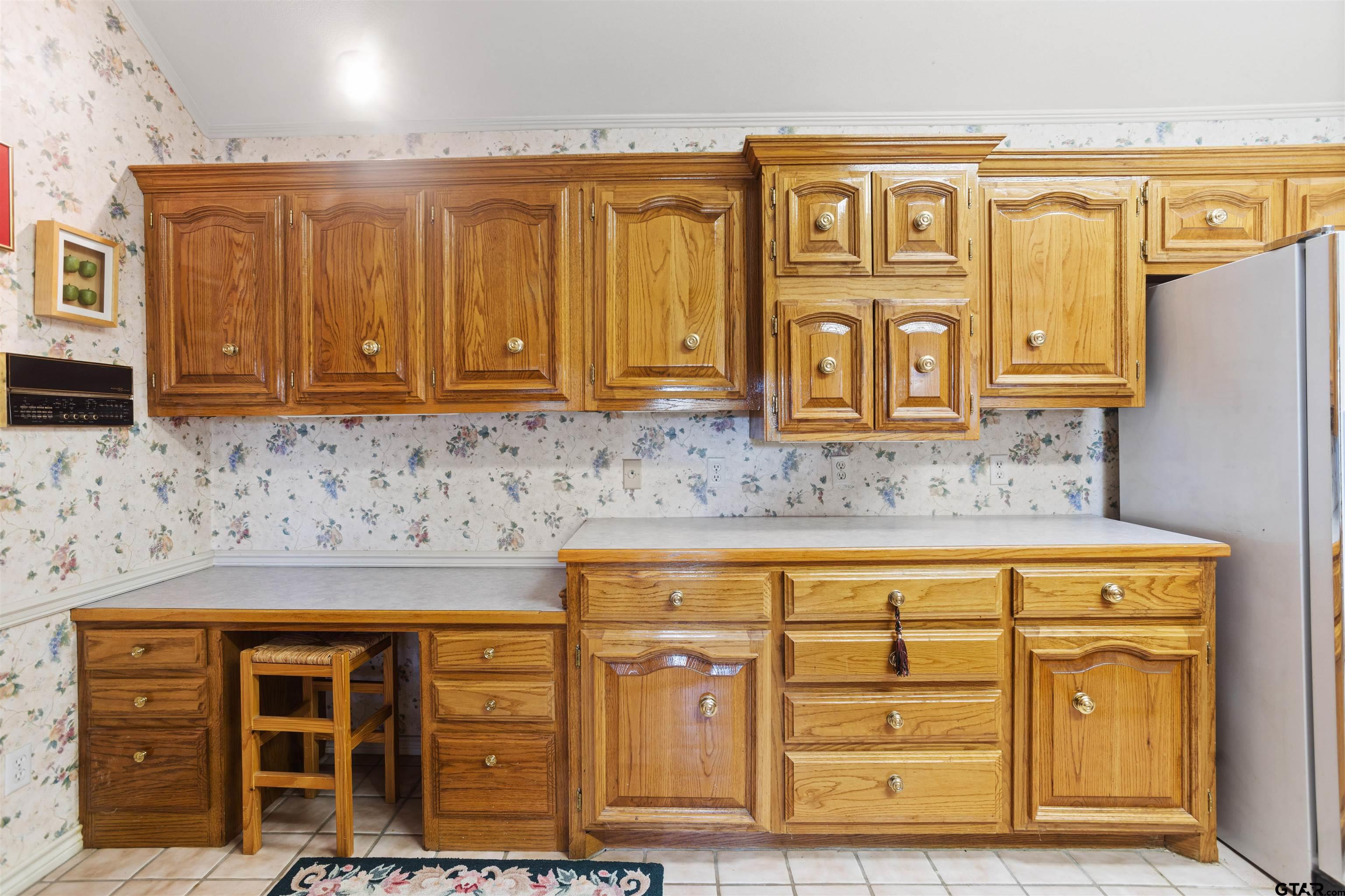 1701 Tall Timber Drive Flint, TX 75762 - Photo 11 of 40 a bathroom with a sink a vanity and a bathtub