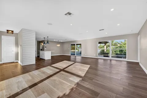 $1,145,000 | 4200 Beach Drive Southeast, St. Petersburg, FL 33705