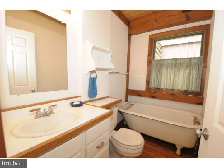 6 Brookside Road Wallingford, PA 19086 - Photo 12 of 22 Bathroom