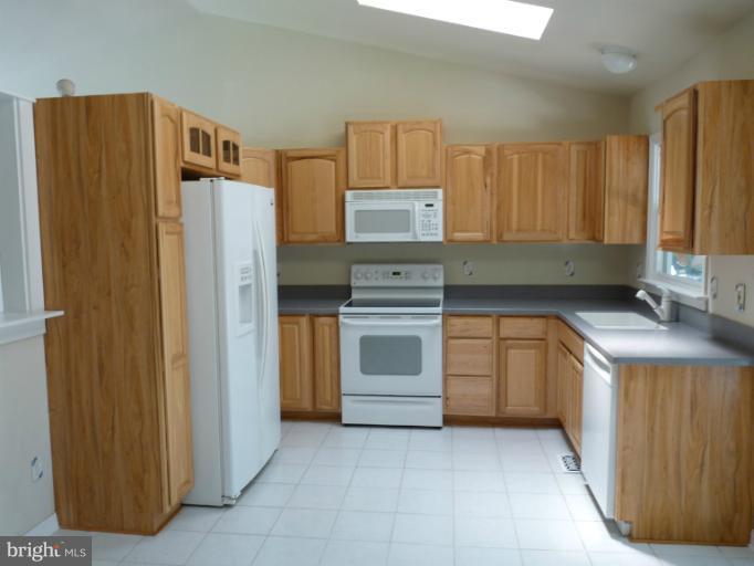 586 Welsh Drive Ruther Glen, VA 22546 - Photo 3 of 30 Kitchen