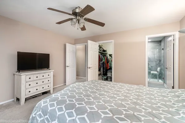 $285,000 | 2950 Northampton Drive, Unit B2, Rolling Meadows, IL 60008