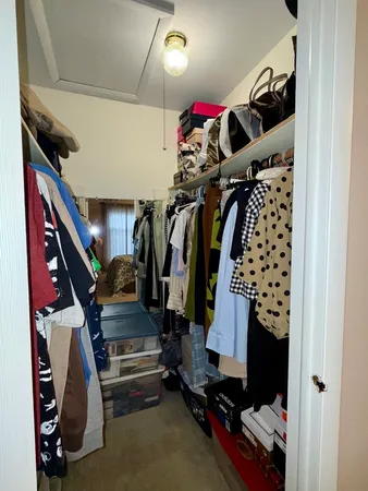 $285,000 | 2950 Northampton Drive, Unit B2, Rolling Meadows, IL 60008