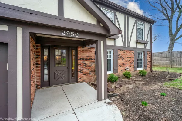 $285,000 | 2950 Northampton Drive, Unit B2, Rolling Meadows, IL 60008