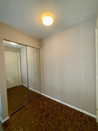 $285,000 | 2950 Northampton Drive, Unit B2, Rolling Meadows, IL 60008