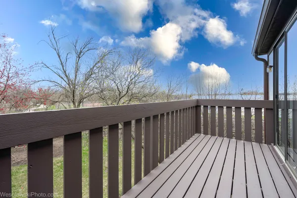 $285,000 | 2950 Northampton Drive, Unit B2, Rolling Meadows, IL 60008