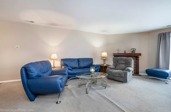 $285,000 | 2950 Northampton Drive, Unit B2, Rolling Meadows, IL 60008