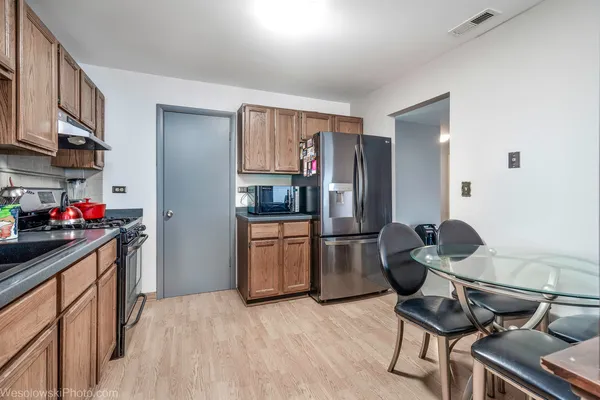 $285,000 | 2950 Northampton Drive, Unit B2, Rolling Meadows, IL 60008