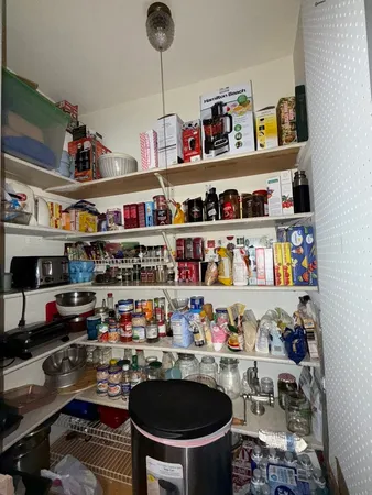 $285,000 | 2950 Northampton Drive, Unit B2, Rolling Meadows, IL 60008