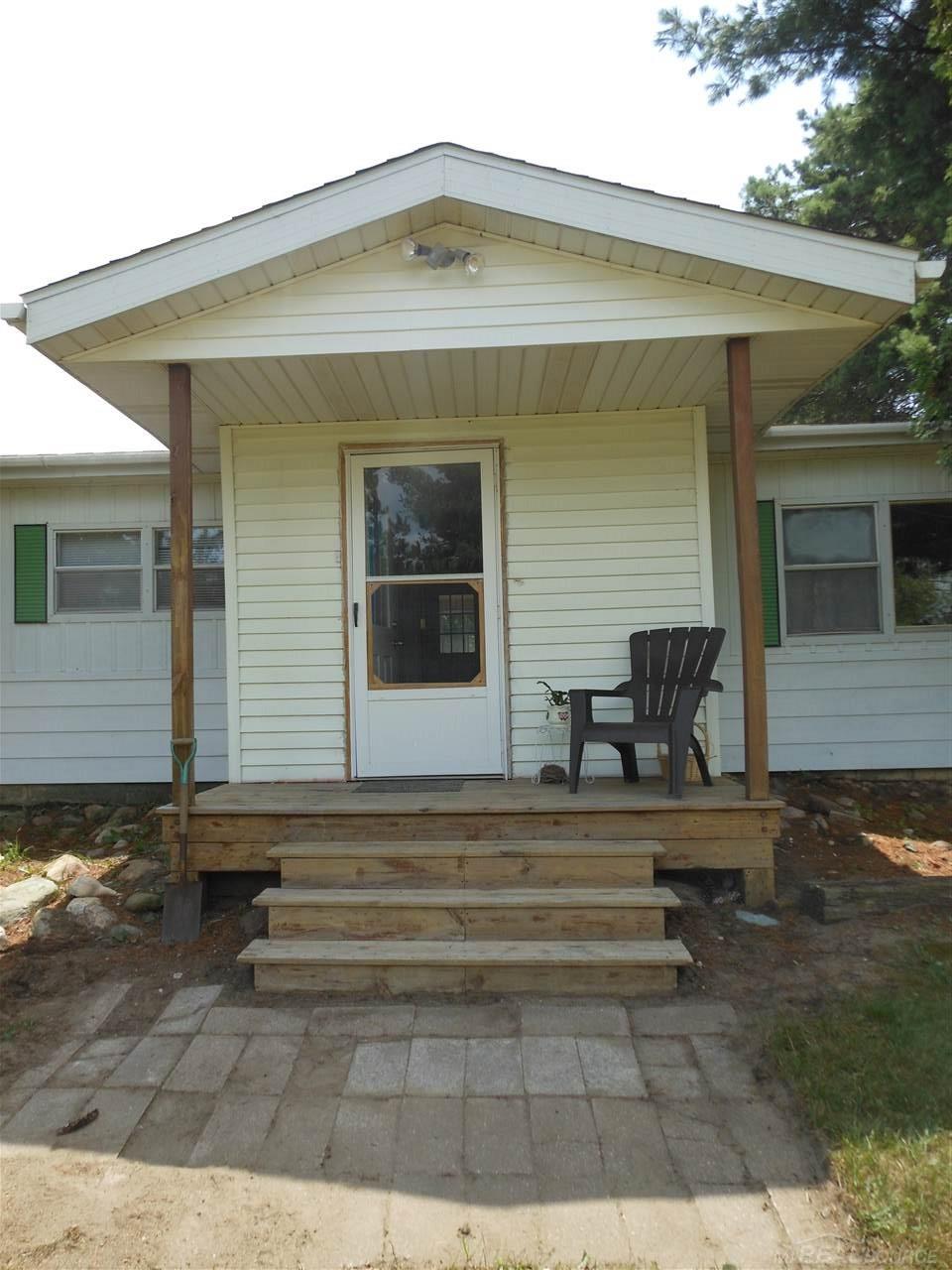 3626 Spruce Road Croswell, MI 48422 - Photo 2 of 26 31354012-1.JPG