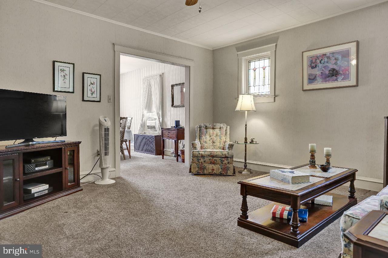 511 Friedensburg Road Reading, PA 19606 - Photo 3 of 29 Living Room