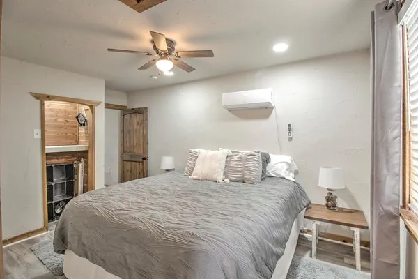 $1,200 | 179 Oak Street, Nocona, TX 76255